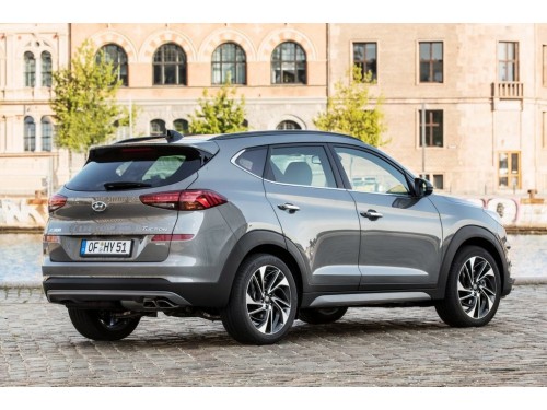 Характеристики автомобиля Hyundai Tucson 2.0 AT 2WD Lifestyle (08.2018 - 06.2021): фото, вместимость, скорость, двигатель, топливо, масса, отзывы