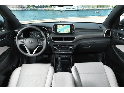 Характеристики автомобиля Hyundai Tucson 2.0 AT 4WD Black&amp;Brown (09.2020 - 04.2021): фото, вместимость, скорость, двигатель, топливо, масса, отзывы