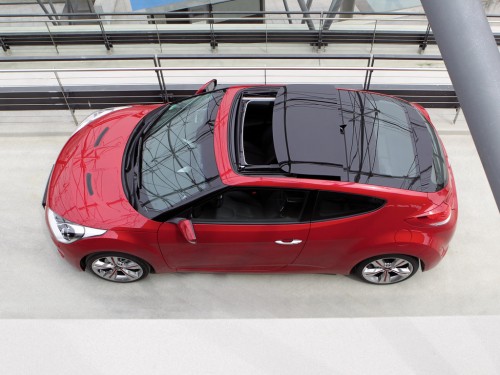 Характеристики автомобиля Hyundai Veloster 1.6 AT Hit (06.2012 - 02.2015): фото, вместимость, скорость, двигатель, топливо, масса, отзывы