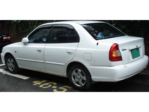 Характеристики автомобиля Hyundai Verna 1.3 AT SOHC (06.1999 - 09.2005): фото, вместимость, скорость, двигатель, топливо, масса, отзывы