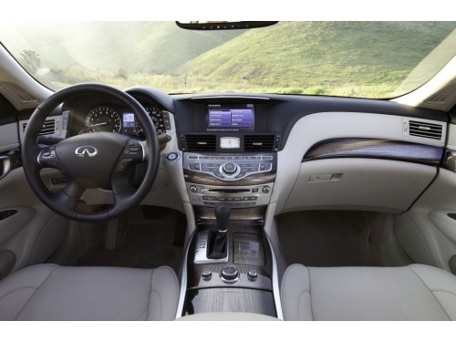Характеристики автомобиля Infiniti M56 5.6 AT Sport (12.2010 - 12.2012): фото, вместимость, скорость, двигатель, топливо, масса, отзывы