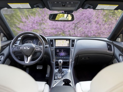 Характеристики автомобиля Infiniti Q50 3.0 AT Pure (09.2016 - 03.2020): фото, вместимость, скорость, двигатель, топливо, масса, отзывы