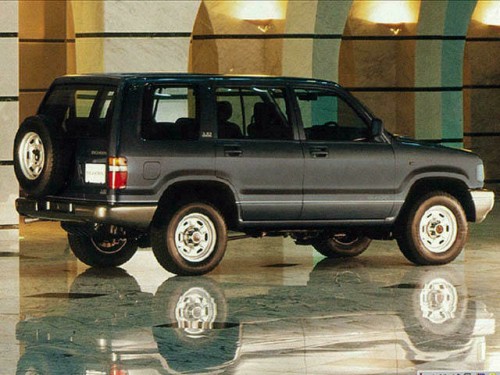 Характеристики автомобиля Isuzu Bighorn 3.1DT Handling by Lotus (03.1992 - 08.1992): фото, вместимость, скорость, двигатель, топливо, масса, отзывы