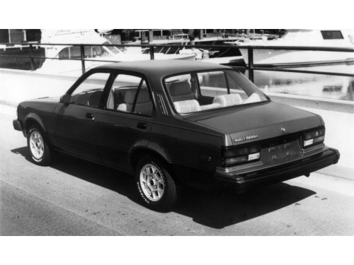 Характеристики автомобиля Isuzu I-Mark 1.8 D AT 2WD Deluxe (11.1981 - 11.1983): фото, вместимость, скорость, двигатель, топливо, масса, отзывы