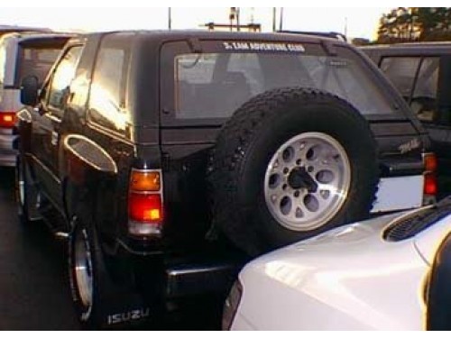 Характеристики автомобиля Isuzu MU 2.8DT Metal top XS (08.1991 - 09.1992): фото, вместимость, скорость, двигатель, топливо, масса, отзывы