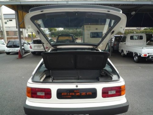 Характеристики автомобиля Isuzu Piazza 1.9 XG (02.1987 - 07.1991): фото, вместимость, скорость, двигатель, топливо, масса, отзывы