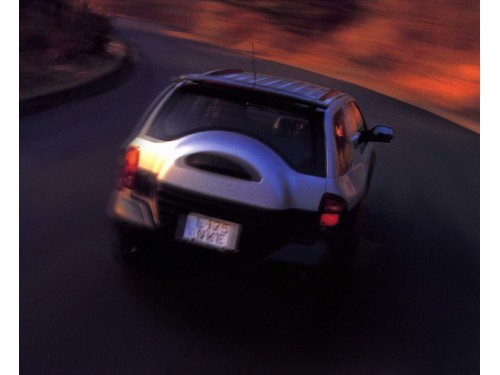 Характеристики автомобиля Isuzu VehiCross 3.2 (04.1997 - 09.1997): фото, вместимость, скорость, двигатель, топливо, масса, отзывы