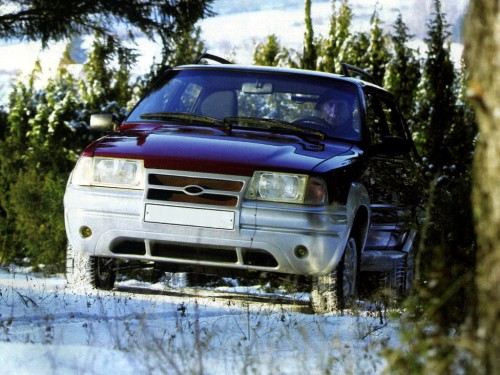 Характеристики автомобиля ИЖ 2126 Ода 2.0 MT 4WD Base (03.2003 - 12.2005): фото, вместимость, скорость, двигатель, топливо, масса, отзывы