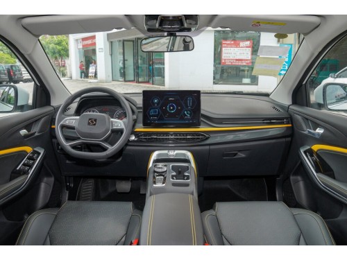 Характеристики автомобиля JAC Sehol X6 1.5 T DCT 2WD Sound Smart (06.2022 - н.в.): фото, вместимость, скорость, двигатель, топливо, масса, отзывы