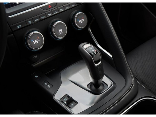 Характеристики автомобиля Jaguar E-Pace 2.0 T AT AWD S (11.2018 - 02.2021): фото, вместимость, скорость, двигатель, топливо, масса, отзывы