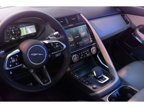 Характеристики автомобиля Jaguar E-Pace 2.0 T AT AWD R-DYNAMIC Black (08.2021 - 04.2022): фото, вместимость, скорость, двигатель, топливо, масса, отзывы