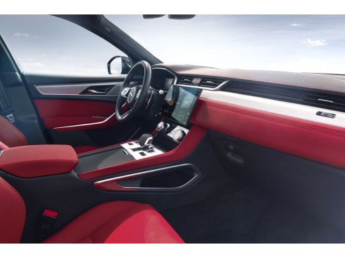 Характеристики автомобиля Jaguar F-Pace 2.0 TD AT AWD R-Dynamic S (01.2021 - 04.2022): фото, вместимость, скорость, двигатель, топливо, масса, отзывы