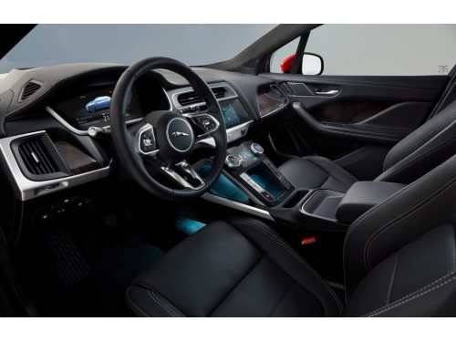 Характеристики автомобиля Jaguar I-Pace 90 kWh AWD S (12.2020 - 08.2021): фото, вместимость, скорость, двигатель, топливо, масса, отзывы