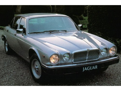 Характеристики автомобиля Jaguar Sovereign 4.2 MT Sovereign 4.2 (05.1983 - 06.1986): фото, вместимость, скорость, двигатель, топливо, масса, отзывы