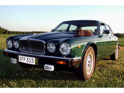 Характеристики автомобиля Jaguar Sovereign 4.2 AT XJ6 Sovereign 4.2 (for Germany) (05.1983 - 06.1986): фото, вместимость, скорость, двигатель, топливо, масса, отзывы