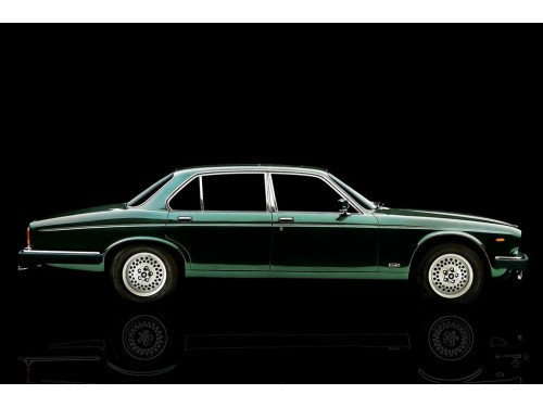 Характеристики автомобиля Jaguar Sovereign 5.3 AT V12 (07.1989 - 06.1991): фото, вместимость, скорость, двигатель, топливо, масса, отзывы