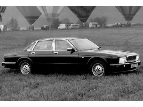 Характеристики автомобиля Jaguar Sovereign 3.6 AT Sovereign 3.6 (06.1986 - 06.1989): фото, вместимость, скорость, двигатель, топливо, масса, отзывы