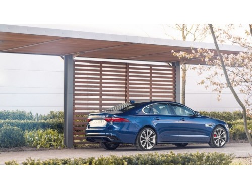 Характеристики автомобиля Jaguar XF 2.0 TD AT R-Dynamic SE (03.2021 - 04.2022): фото, вместимость, скорость, двигатель, топливо, масса, отзывы