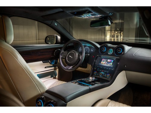 Характеристики автомобиля Jaguar XJ 3.0 S/C AWD AT Luxury SWB (02.2016 - 04.2021): фото, вместимость, скорость, двигатель, топливо, масса, отзывы