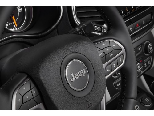 Характеристики автомобиля Jeep Cherokee 2.0T AT AWD Trailhawk (09.2018 - 09.2020): фото, вместимость, скорость, двигатель, топливо, масса, отзывы