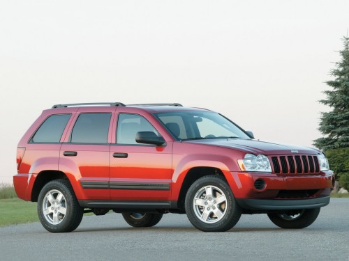 Характеристики автомобиля Jeep Grand Cherokee 4.7 AT AWD Laredo F Package (08.2004 - 07.2007): фото, вместимость, скорость, двигатель, топливо, масса, отзывы