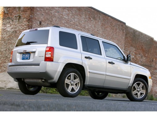 Характеристики автомобиля Jeep Patriot 2.2 CRD MT 4WD Limited (06.2010 - 02.2011): фото, вместимость, скорость, двигатель, топливо, масса, отзывы