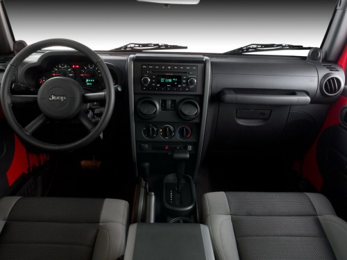 Характеристики автомобиля Jeep Wrangler 3.8 AT Sport Soft Top (06.2008 - 07.2010): фото, вместимость, скорость, двигатель, топливо, масса, отзывы
