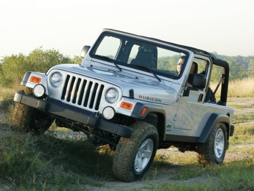 Характеристики автомобиля Jeep Wrangler 2.4 MT Sahara Soft Top (06.2006 - 03.2007): фото, вместимость, скорость, двигатель, топливо, масса, отзывы