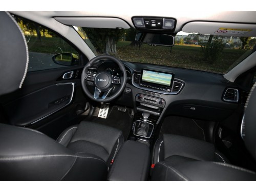 Характеристики автомобиля Kia Ceed 1.6 MPI AT 2WD Prestige (11.2022 - н.в.): фото, вместимость, скорость, двигатель, топливо, масса, отзывы