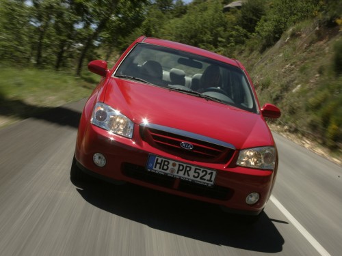 Характеристики автомобиля Kia Cerato 2.0 AT Base (03.2004 - 09.2008): фото, вместимость, скорость, двигатель, топливо, масса, отзывы