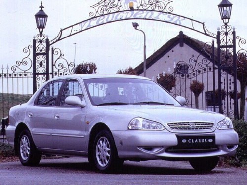 Характеристики автомобиля Kia Clarus 2.0 MT GLX (05.1998 - 04.2003): фото, вместимость, скорость, двигатель, топливо, масса, отзывы