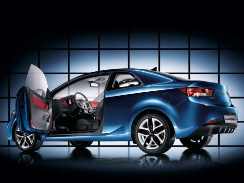 Характеристики автомобиля Kia Forte 2.4 MT SX (02.2009 - 04.2013): фото, вместимость, скорость, двигатель, топливо, масса, отзывы