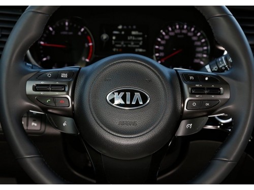Характеристики автомобиля Kia K5 2.0 AT 500h Luxury (06.2013 - 07.2015): фото, вместимость, скорость, двигатель, топливо, масса, отзывы