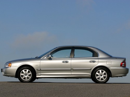 Характеристики автомобиля Kia Magentis 2.0 AT SE (03.2002 - 04.2006): фото, вместимость, скорость, двигатель, топливо, масса, отзывы