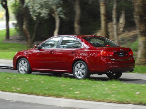 Характеристики автомобиля Kia Optima 2.7 V6 AT SX (03.2008 - 02.2010): фото, вместимость, скорость, двигатель, топливо, масса, отзывы