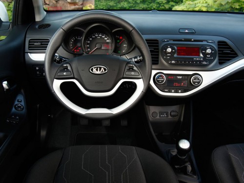 Характеристики автомобиля Kia Picanto 1.2 AT Prestige 3dr. (09.2014 - 03.2015): фото, вместимость, скорость, двигатель, топливо, масса, отзывы