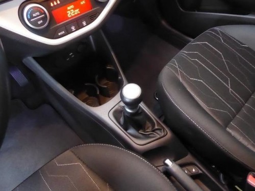 Характеристики автомобиля Kia Picanto 1.0 CVVT MT Attract (04.2015 - 10.2015): фото, вместимость, скорость, двигатель, топливо, масса, отзывы
