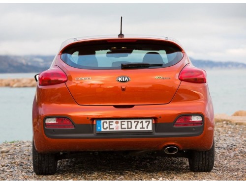 Характеристики автомобиля Kia ProCeed 1.6 MT GT (05.2014 - 08.2015): фото, вместимость, скорость, двигатель, топливо, масса, отзывы