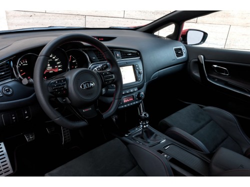 Характеристики автомобиля Kia ProCeed 1.6 DCT Prestige (09.2015 - 12.2016): фото, вместимость, скорость, двигатель, топливо, масса, отзывы
