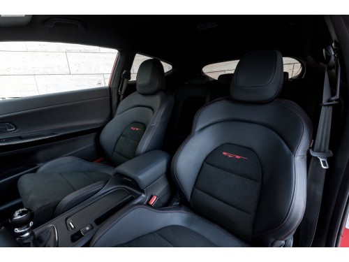 Характеристики автомобиля Kia ProCeed 1.6 MT Comfort (09.2015 - 12.2016): фото, вместимость, скорость, двигатель, топливо, масса, отзывы