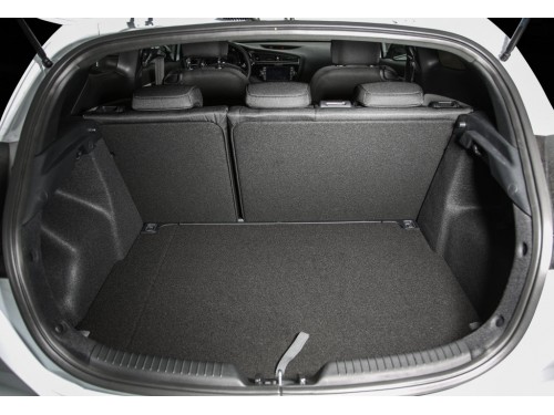 Характеристики автомобиля Kia ProCeed 1.6 DCT Premium (09.2015 - 12.2016): фото, вместимость, скорость, двигатель, топливо, масса, отзывы