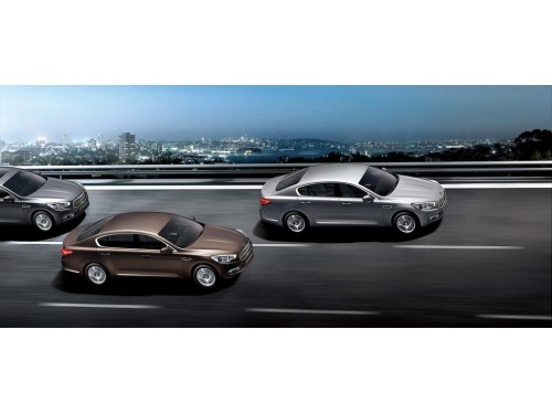 Характеристики автомобиля Kia Quoris 3.8 AT Premium (09.2014 - 08.2015): фото, вместимость, скорость, двигатель, топливо, масса, отзывы