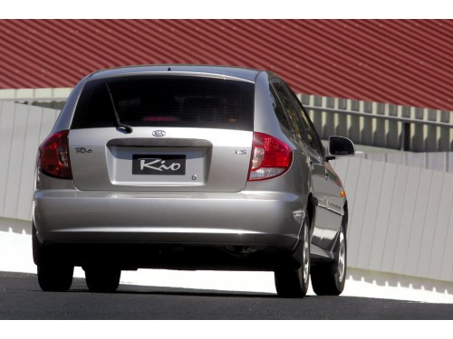Характеристики автомобиля Kia Rio 1.5 MT RS (10.2002 - 02.2005): фото, вместимость, скорость, двигатель, топливо, масса, отзывы