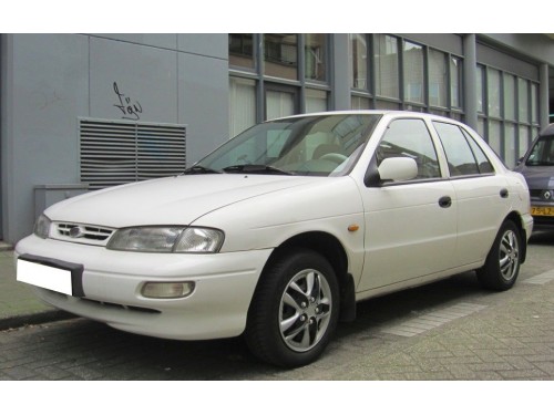 Характеристики автомобиля Kia Sephia 1.8 MT GLX (05.1996 - 11.1998): фото, вместимость, скорость, двигатель, топливо, масса, отзывы