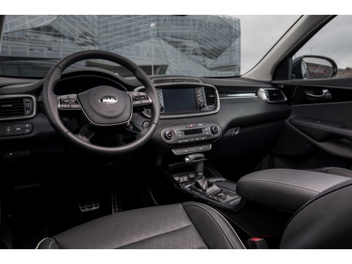 Характеристики автомобиля Kia Sorento 2.0 T-GDI AT 4WD Master Special 7 seats (01.2019 - 03.2020): фото, вместимость, скорость, двигатель, топливо, масса, отзывы