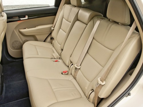 Характеристики автомобиля Kia Sorento 2.4 AT 4WD EX (03.2010 - 04.2013): фото, вместимость, скорость, двигатель, топливо, масса, отзывы