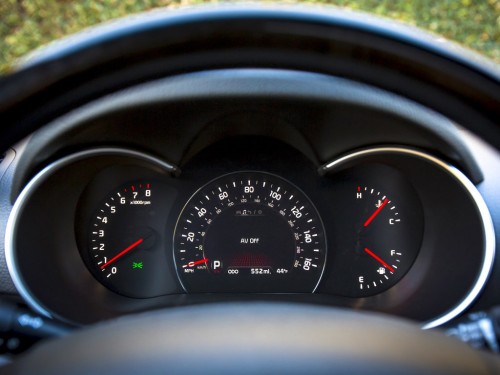 Характеристики автомобиля Kia Sorento 3.3 AT 2WD SX (04.2013 - 01.2016): фото, вместимость, скорость, двигатель, топливо, масса, отзывы