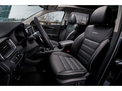 Характеристики автомобиля Kia Sorento 2.0 T-GDI AT 4WD Master Special 5 seats (01.2019 - 03.2020): фото, вместимость, скорость, двигатель, топливо, масса, отзывы