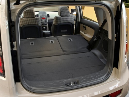 Характеристики автомобиля Kia Soul 1.6 MT Luxe (11.2008 - 09.2011): фото, вместимость, скорость, двигатель, топливо, масса, отзывы