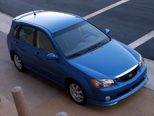Характеристики автомобиля Kia Spectra 2.0 AT Base (03.2004 - 09.2006): фото, вместимость, скорость, двигатель, топливо, масса, отзывы